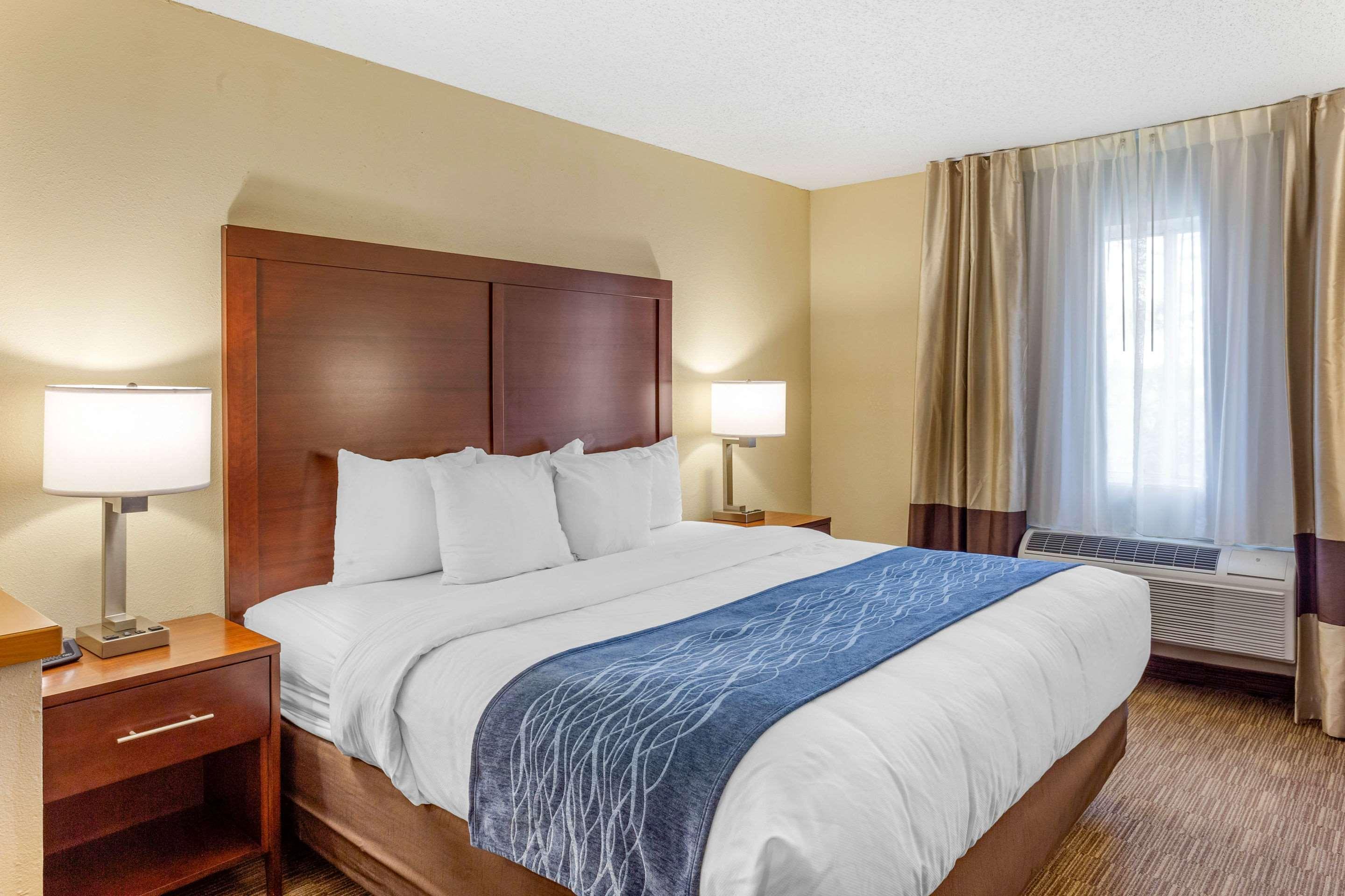 Comfort Inn Rockford Near Casino District Exteriör bild
