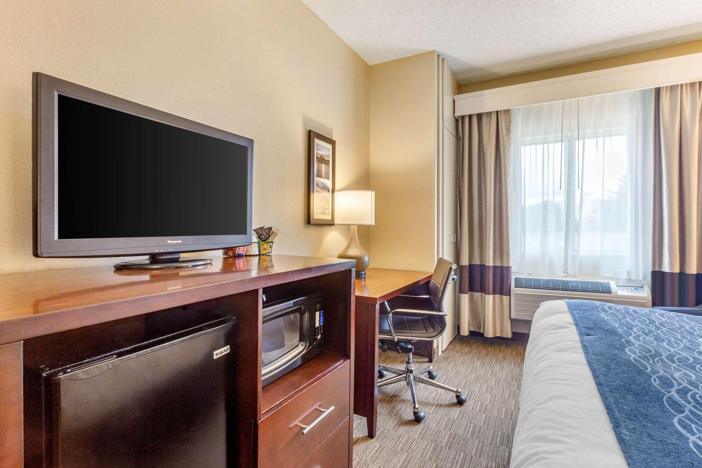 Comfort Inn Rockford Near Casino District Exteriör bild