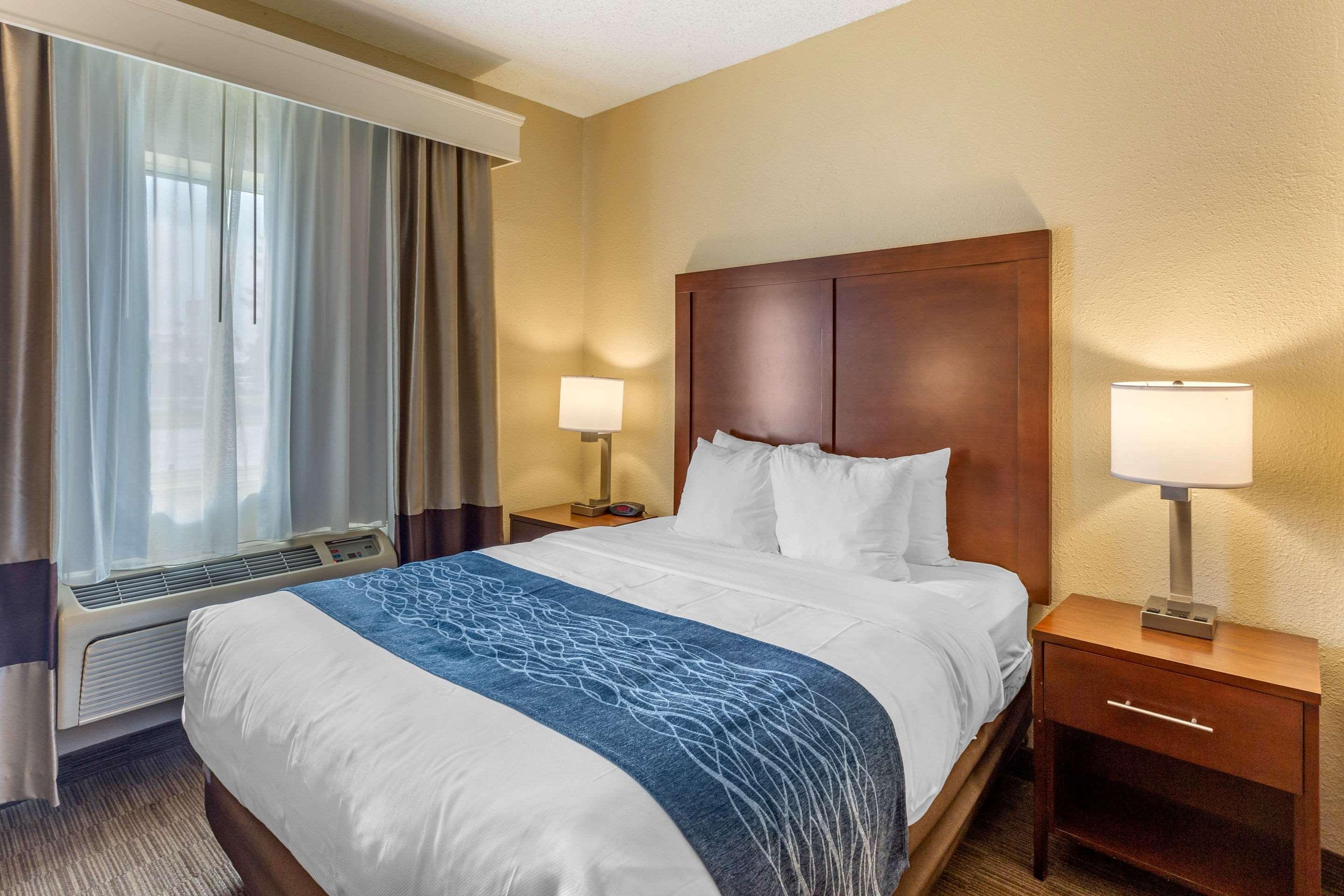 Comfort Inn Rockford Near Casino District Exteriör bild