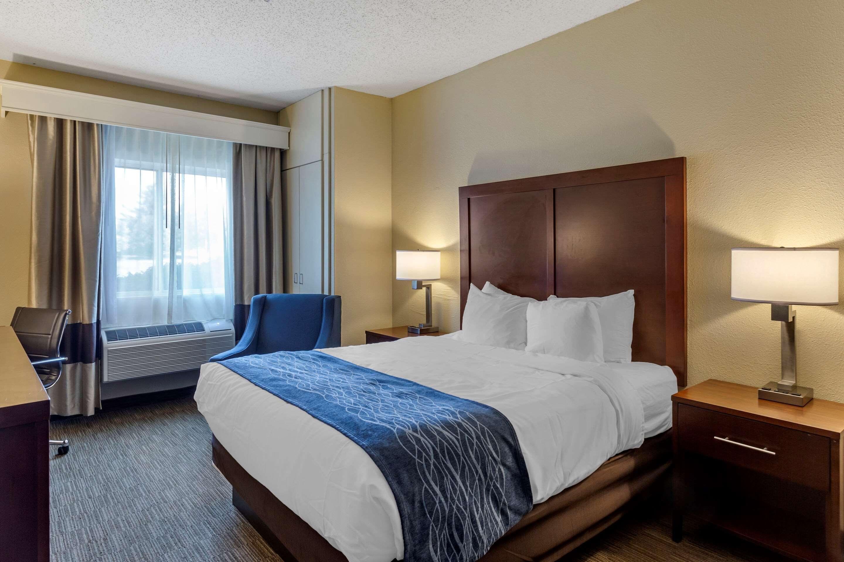 Comfort Inn Rockford Near Casino District Exteriör bild