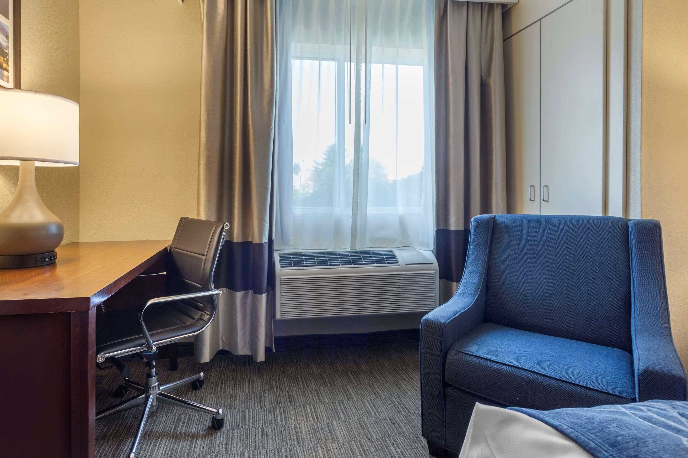 Comfort Inn Rockford Near Casino District Exteriör bild