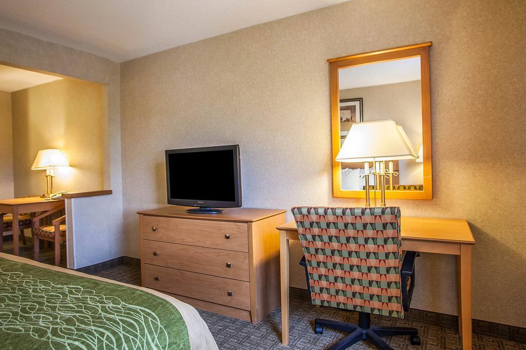 Comfort Inn Rockford Near Casino District Exteriör bild