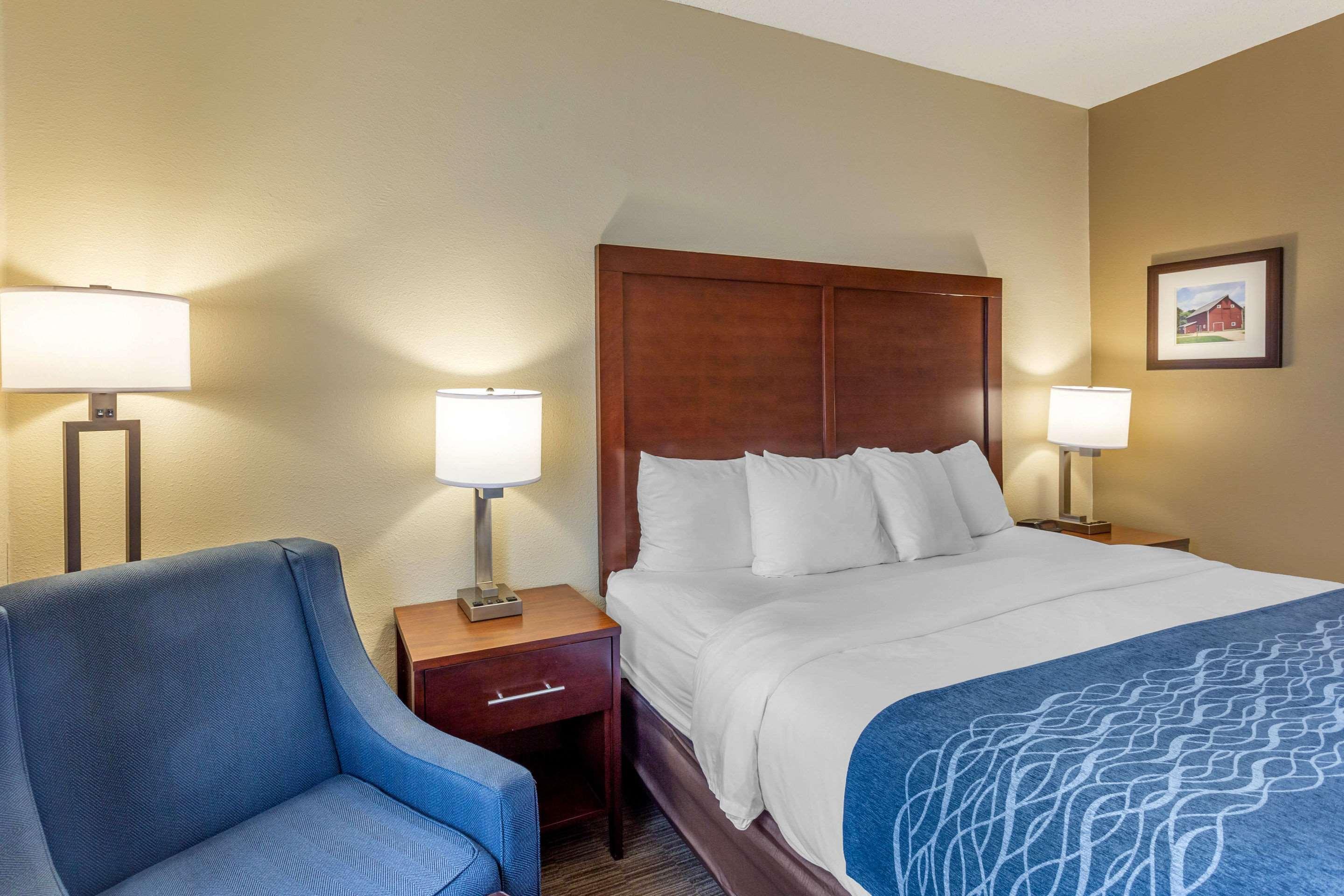 Comfort Inn Rockford Near Casino District Exteriör bild