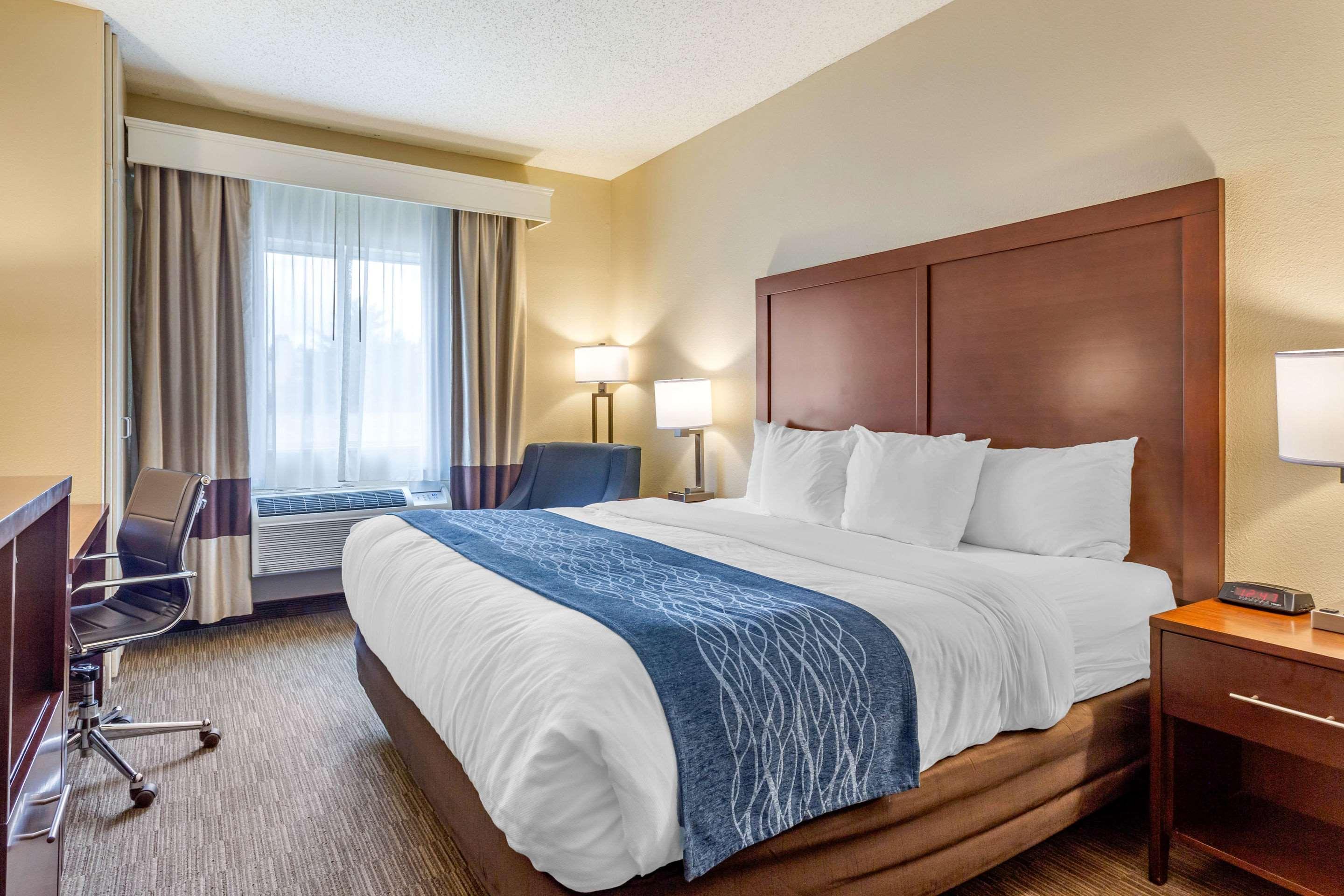 Comfort Inn Rockford Near Casino District Exteriör bild