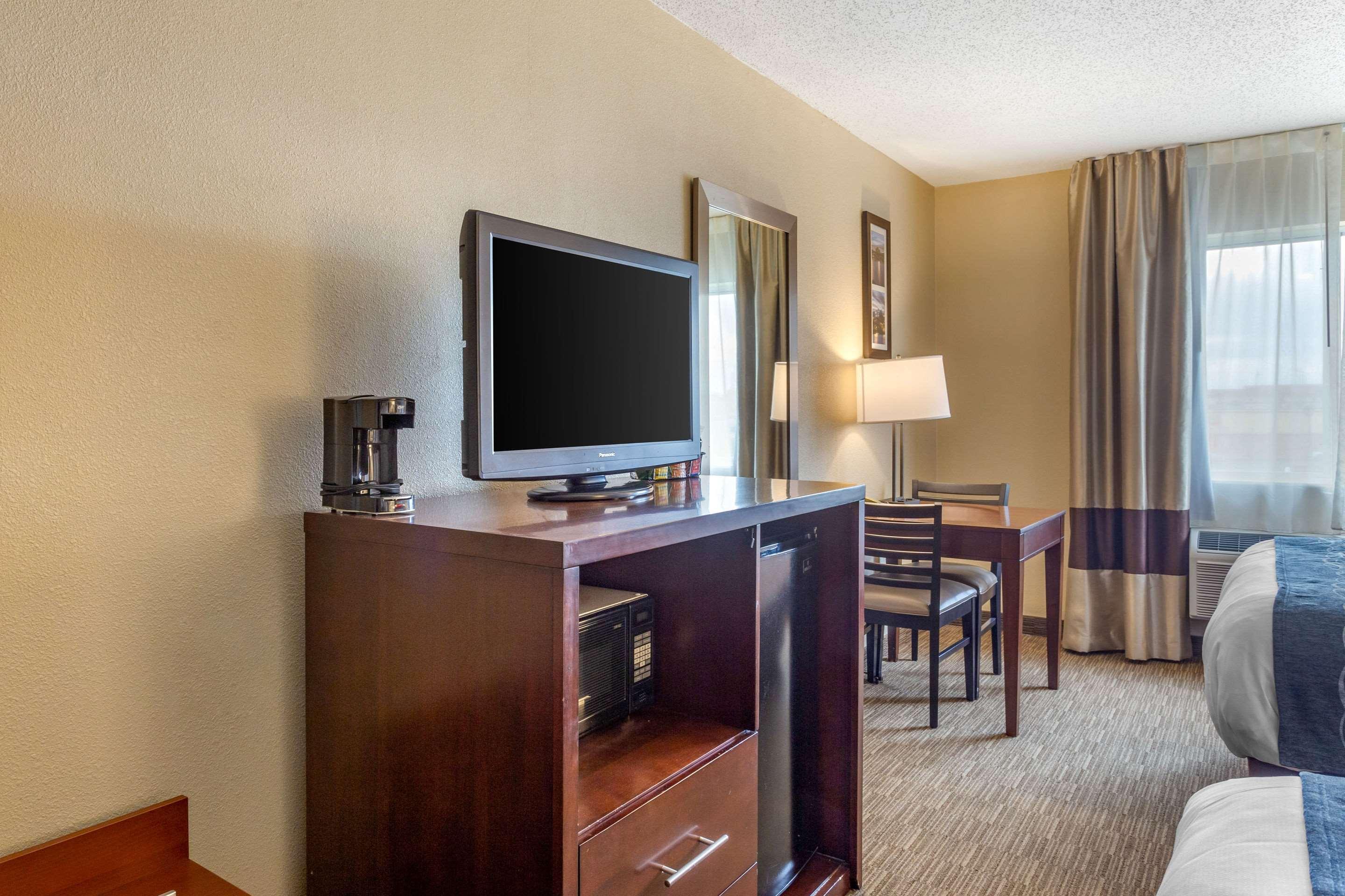 Comfort Inn Rockford Near Casino District Exteriör bild