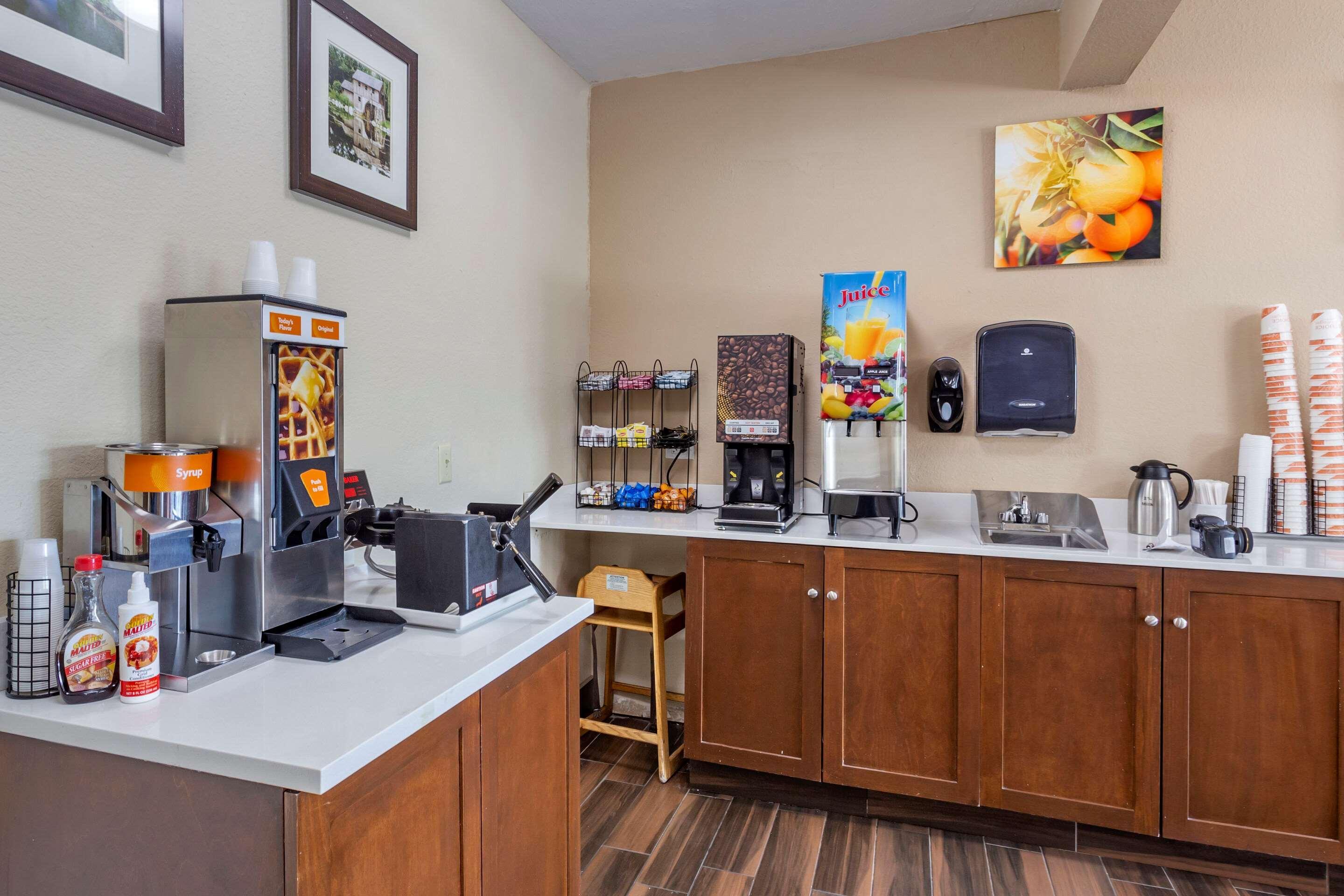 Comfort Inn Rockford Near Casino District Exteriör bild